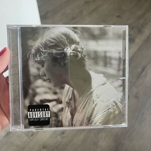 BNWT Taylor Swift Limited Edition Folklore Stollen Lullabies CD